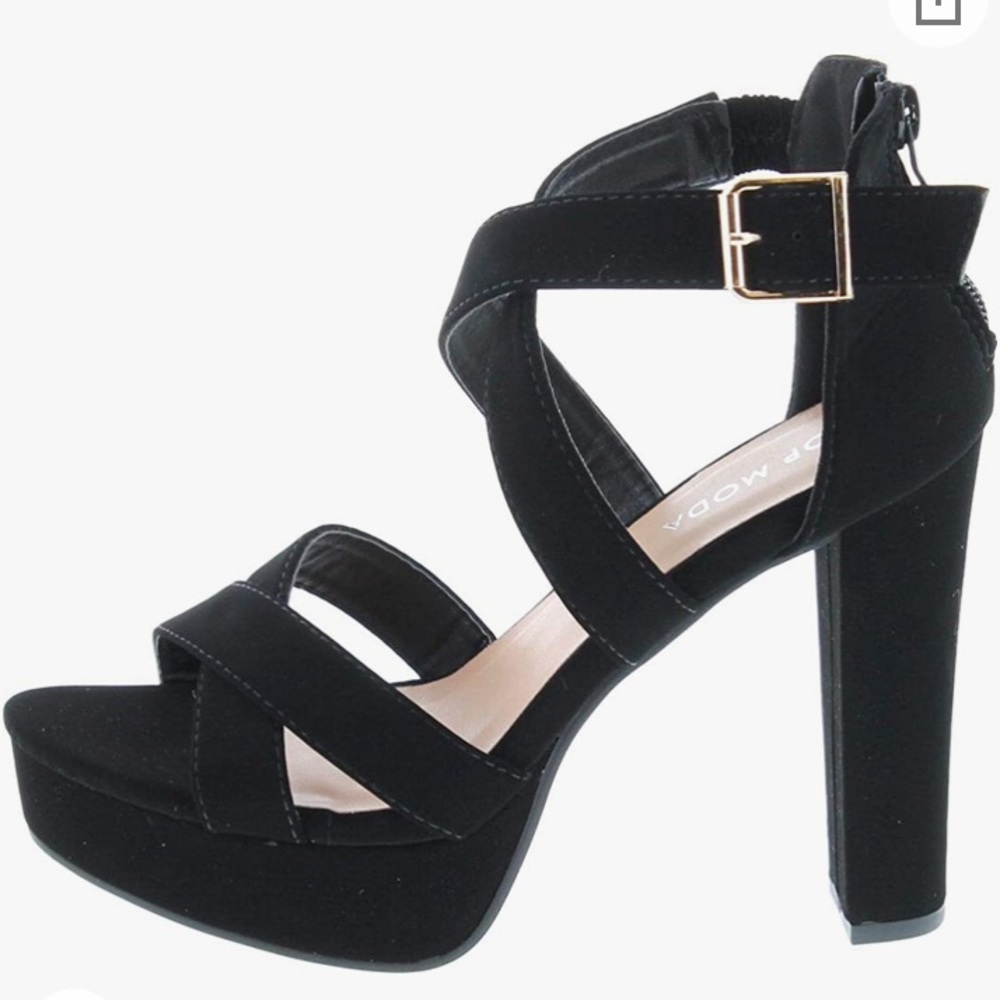 NWT TOP Moba Chunky Platform Heels